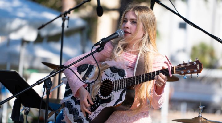 Fiona Joy performing at Bulls and Brews 2026
