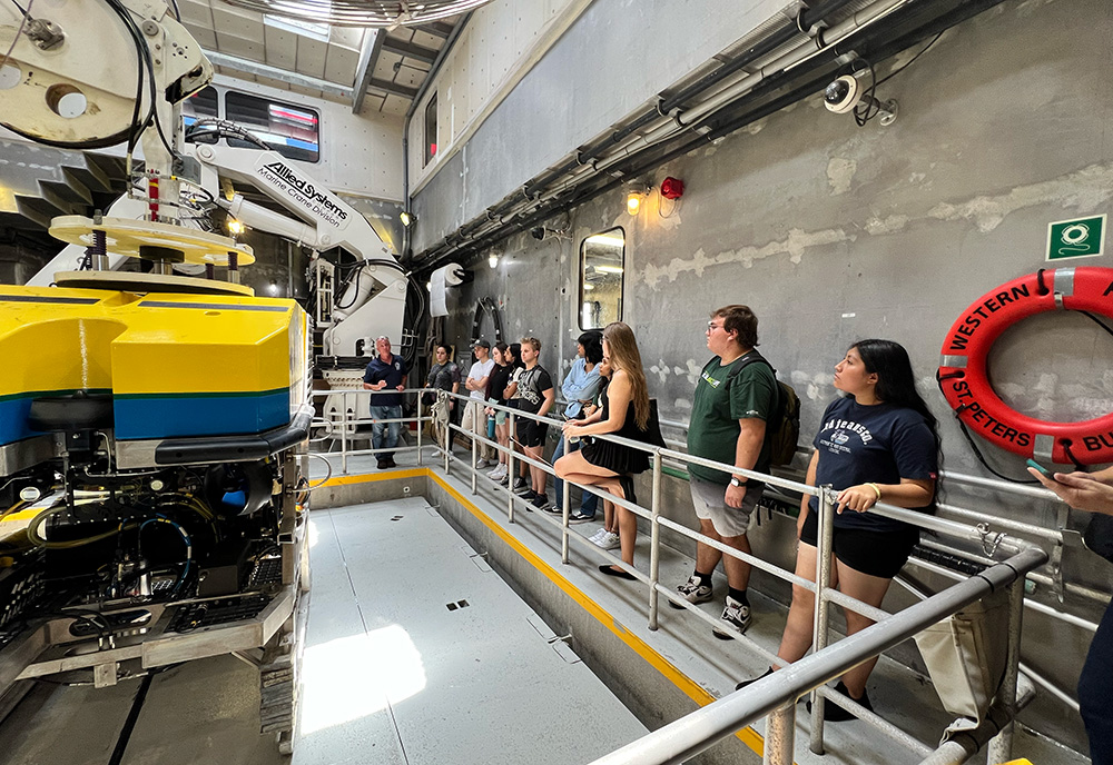SAIL group tours FIO