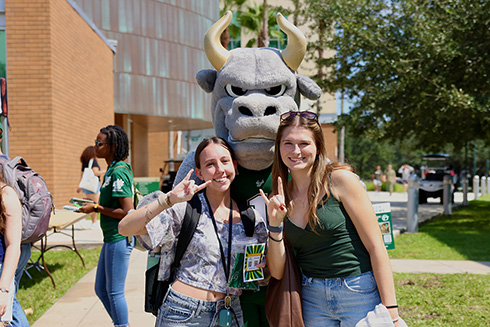 New students on Tampa campus