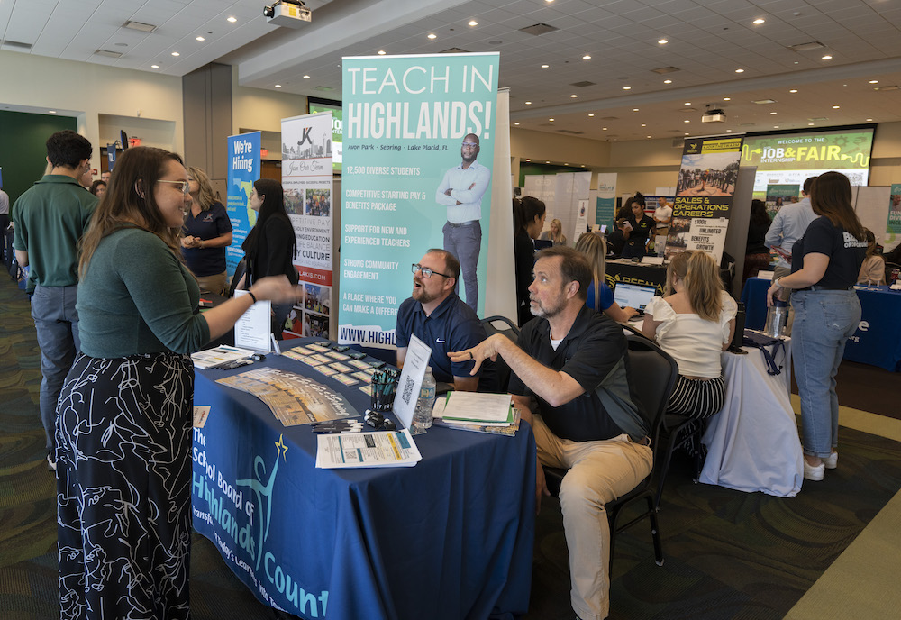 Scenes from the 2023 Job and Internship Fair at USF St. Pete.