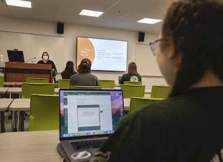 Honors law class comes to USFSP