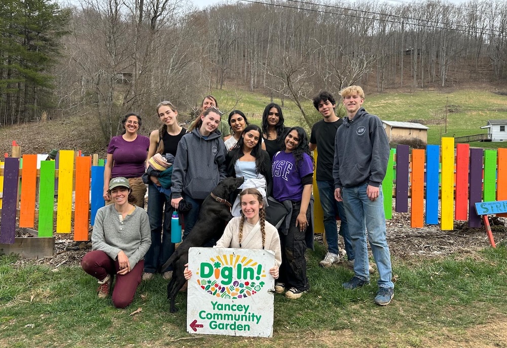 The group during their spring break volunteer trip.